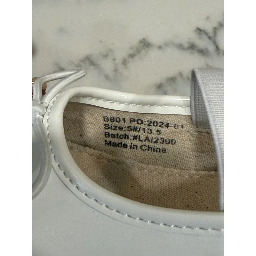 Felix & Flora White Patent Leather Mary Jane Ballet Flats Kids Size 5 Bow Detail